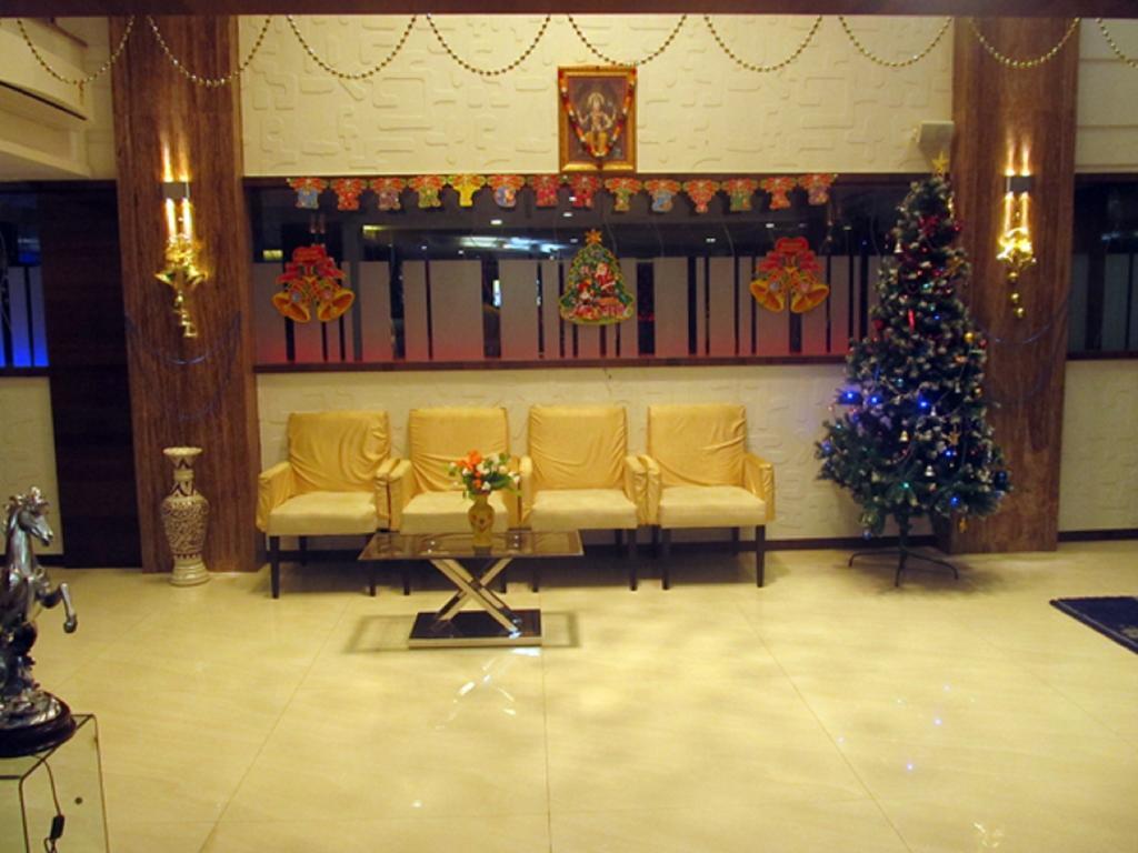 Hotel Blue Lagoon Daman Exterior photo