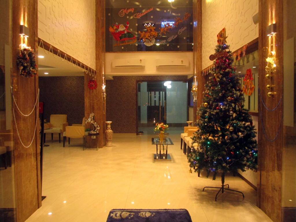 Hotel Blue Lagoon Daman Exterior photo