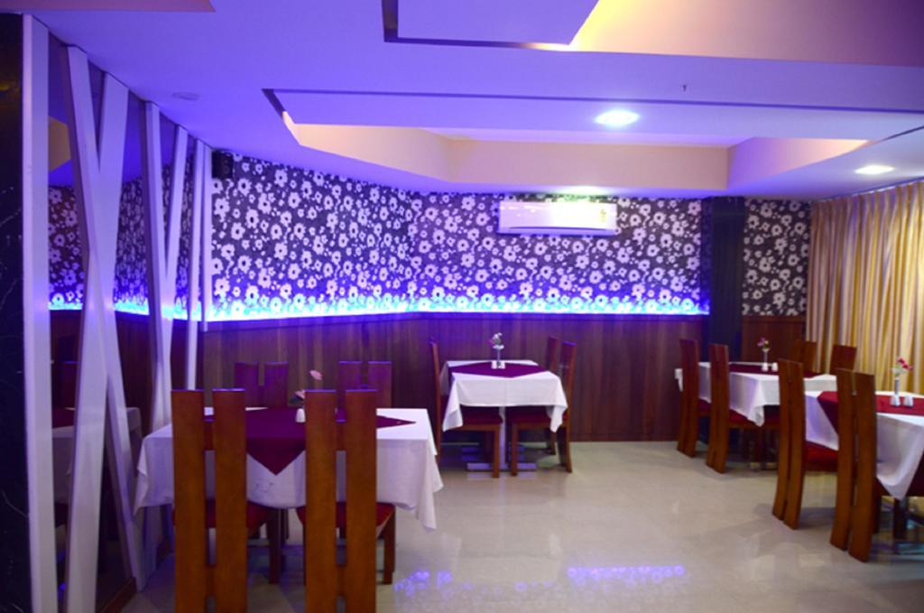Hotel Blue Lagoon Daman Exterior photo